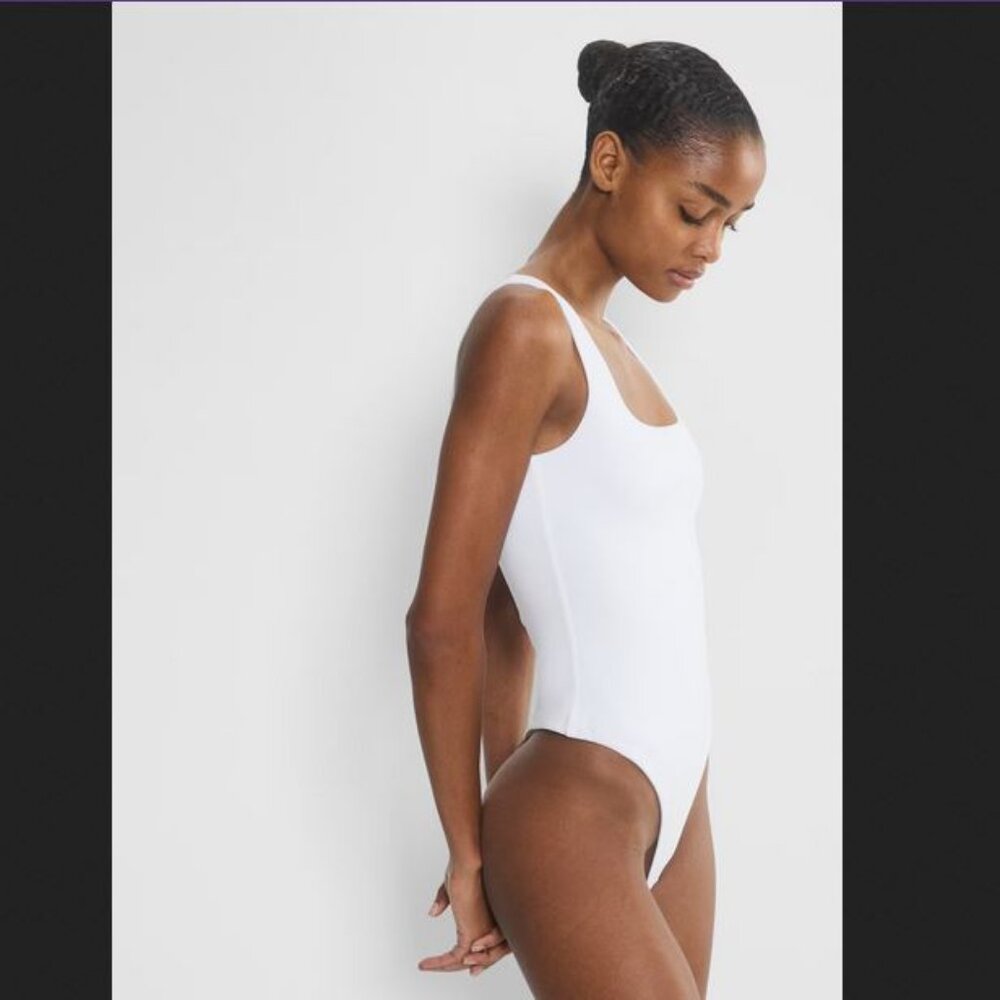NWOT Aritzia Babaton Contour Second-skin Squareneck Sleeveless Bodysuit in Gray - Picture 6 of 9
